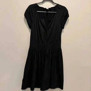 DIANE VON FURSTENBERG
Dress size 6